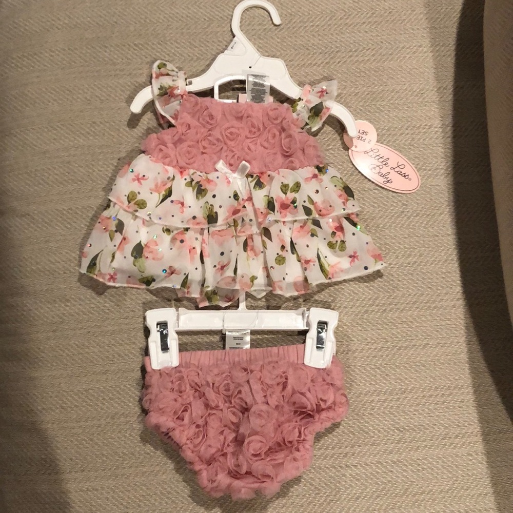 ✨Brand New✨Two piece outfit for baby girl